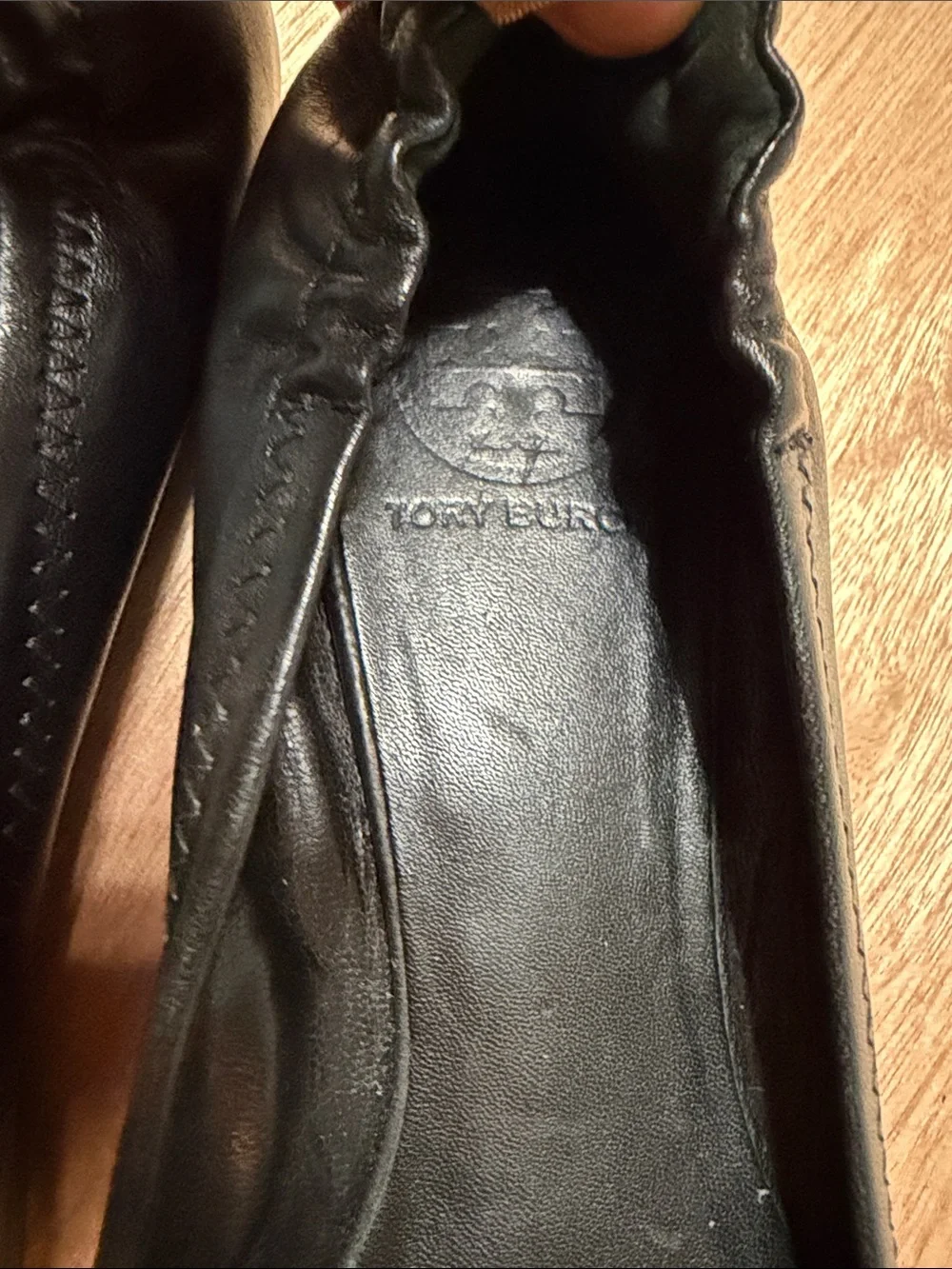 Tory Burch Leather Black Flats with Gold Logo size 8.5/9